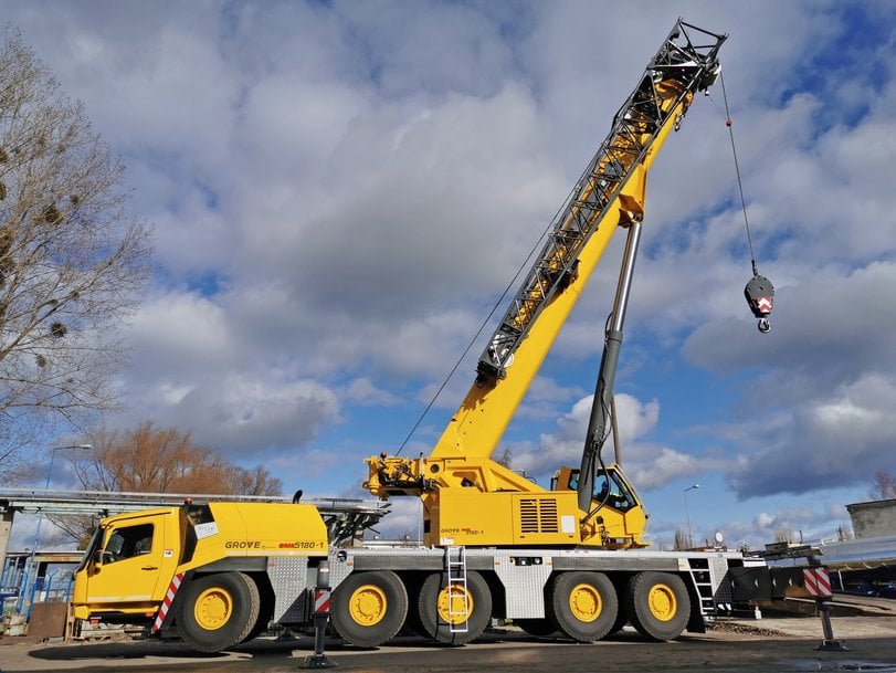 New Grove GMK5180-1 crane deployed for modernization works at Polish oil refinery